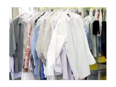 免费上门收送，专业洗衣服、干洗水